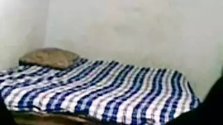 شرموطة عربية مثارة تأخذ الزب المصري في كل حفرة