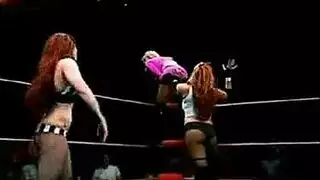 جميلة ناضجة تمص عضو شاب قوي بلعاب