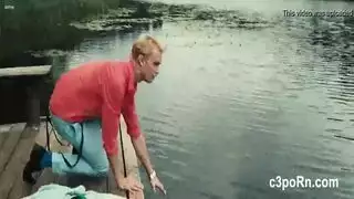 امرأة سمراء ساخنة ، أليسيا حلم يعرف بالضبط ما يجب القيام به مع ديك صديقها ، بينما لا أحد يراقب