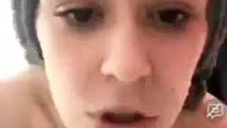 عاهرة خائنة تستمتع بالجنس الجماعي القاسي، تأخذ عدة قذفات