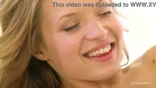 يائسة تلهث: مشهد عنيف من مص القضيب