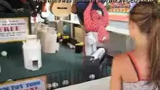 جنون الجنس الجماعي: هؤلاء الكلبات لا يشبعن من القضيب