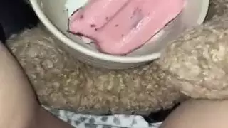 مع لأم في المطبخ