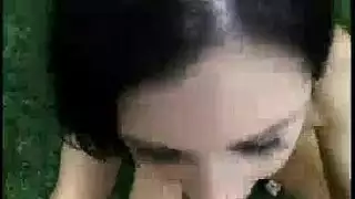 إنديان سمر تمص قضيباً قاسياً وتتعرض للضرب بطريقتها المفضلة