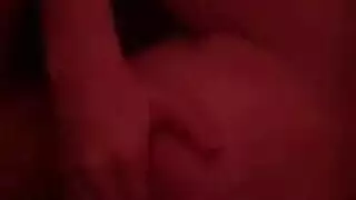 مراهقات سحاقيات في جلسة ساخنة مع قضيب جلدى مزيف