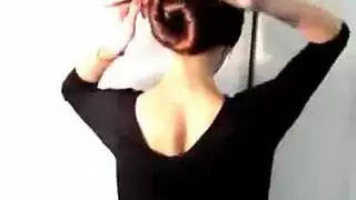 مشهد إباحي مكثف لثنائي شاب في غرفة النوم