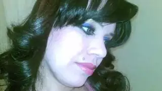 عاهرة عربية تفتح ساقيها للكاميرا