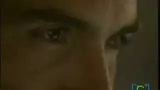 قامت امرأة شقراء بإغراء صديقة زوجها لأنها أرادت ممارسة الجنس معها بشكل عرضي