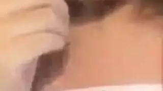 فتاة آسيوية تتعرض للركوب الجنسي على ظهر حصان من العصور الوسطى